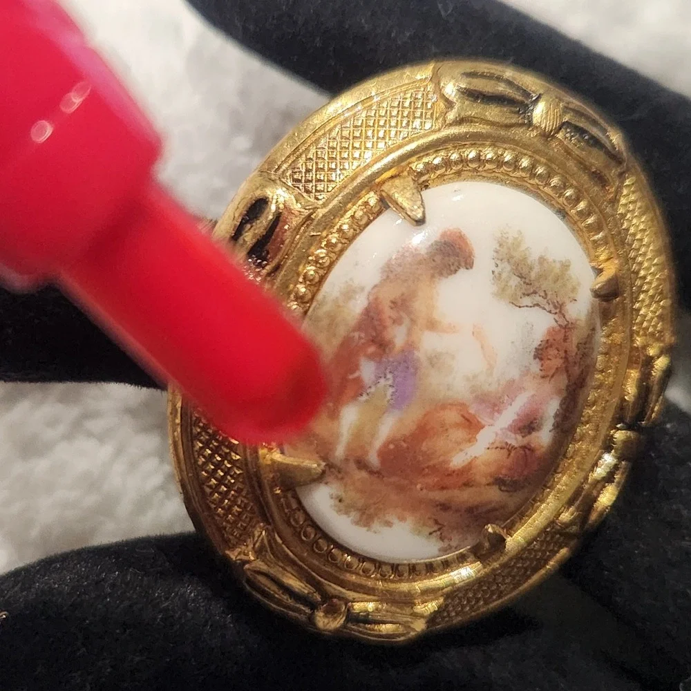 Vintage Limoges Style Porcelain Cameo Brooch Gold Tone Romantic Scene Oval Pin